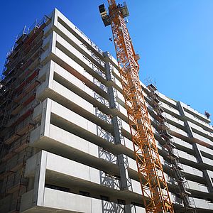 Ganze elf Stockwerke hat die Wohnhausanlage am Wienerberg in Wien Favoriten.