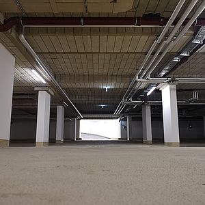 Die Tiefgarage in der Kugelmanngasse 1A bietet Stellplätze für die Bewohnerinnen.