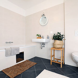 Badezimmer in der Mischek Musterwohnung im Helene-Thimig-Weg in Wien-Liesing