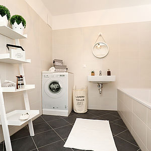 Das Arbeitszimmer in der Mischek Musterwohnung in der Czeikestraße 6 in Wien 10.