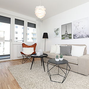 Das Wohnzimmer in der Mischek Musterwohnung in der Czeikestraße 6 in Wien 10.