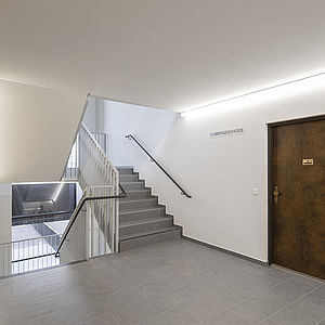 Das Wohnhaus in der Carlbergergasse 97 in Wien 23, Liesing.